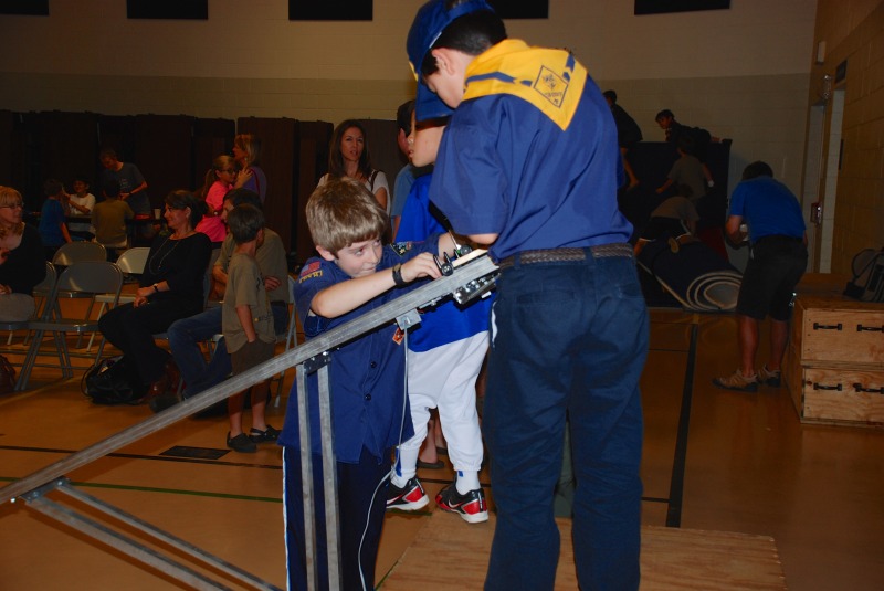 2014/2014-03 Ian's Pinewood Derby/800x600_2014-03-22 Pack 25 Pinewood Derby19.jpg